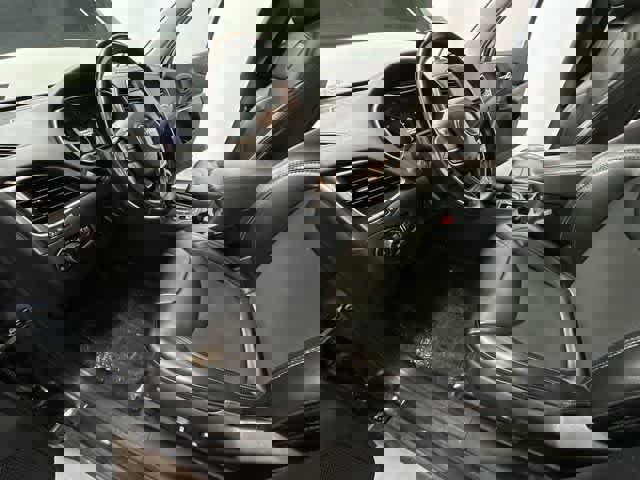 Used 2020 Jeep Cherokee Latitude Plus w/ Comfort/Convenience Group image 17