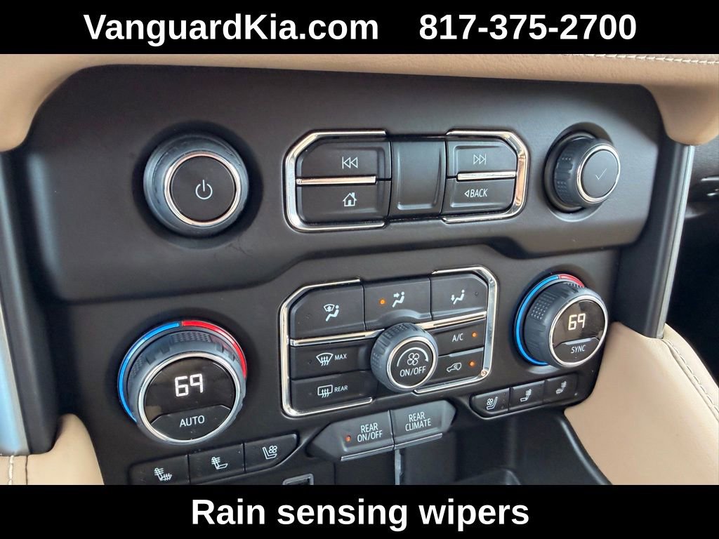 Used 2024 Chevrolet Suburban Premier image 20