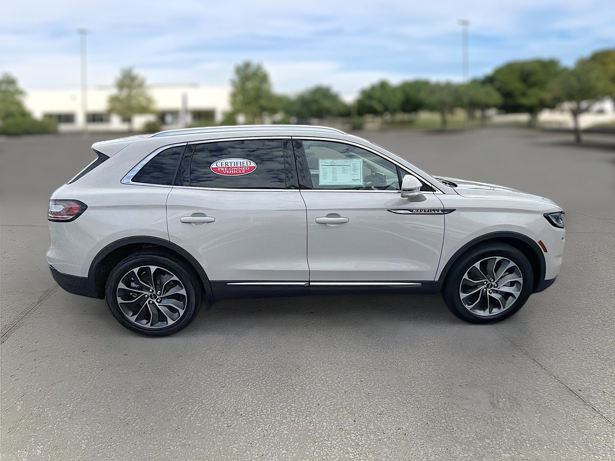 Certified 2021 Lincoln Nautilus Reserve AWD/4WD image 8