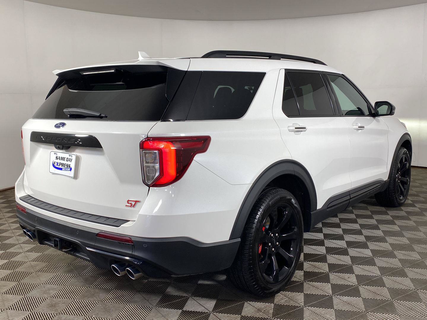 Used 2023 Ford Explorer ST w/ Equipment Group 401A AWD/4WD image 3