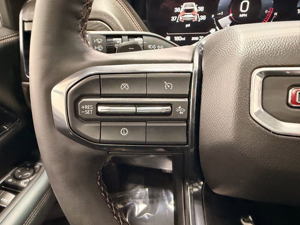 Used 2025 GMC Yukon XL AT4 w/ AT4 Premium Package AWD/4WD image 31
