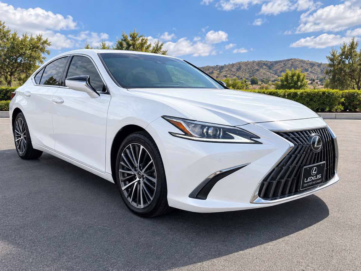 Used 2024 Lexus ES 300h w/ Premium Package FWD image 1