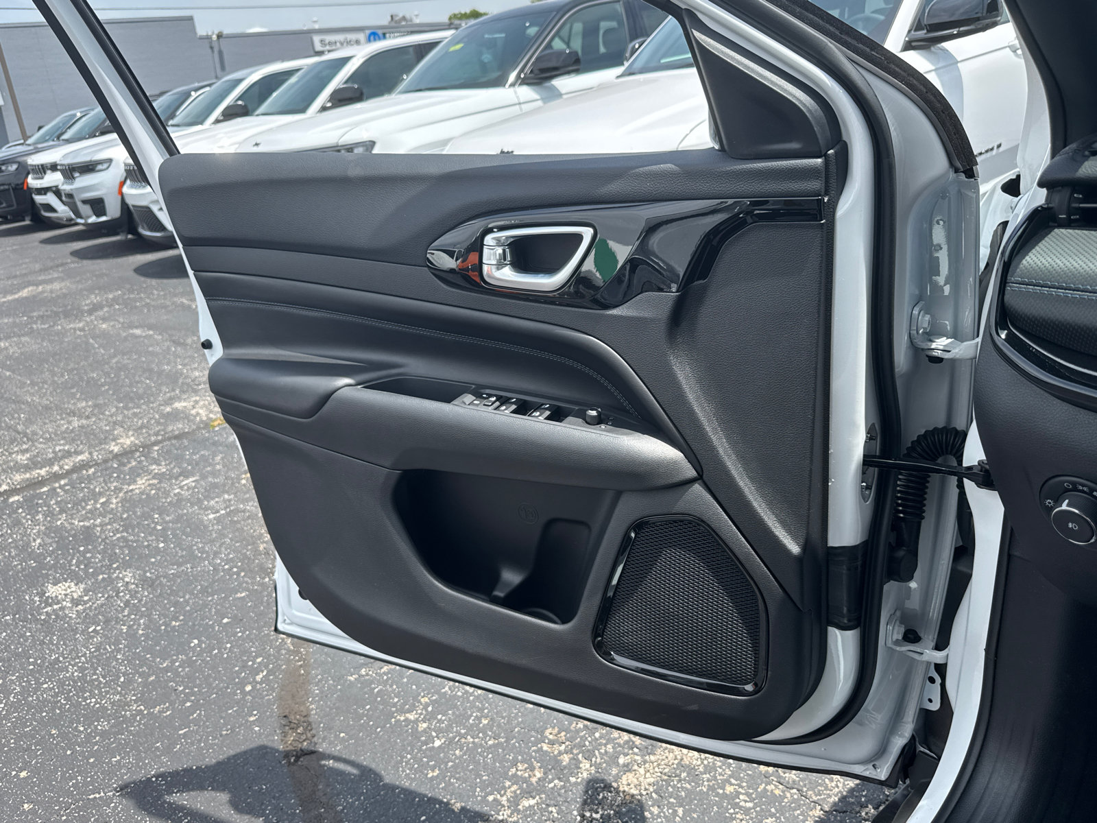 New 2026 Jeep Compass Latitude AWD/4WD image 16