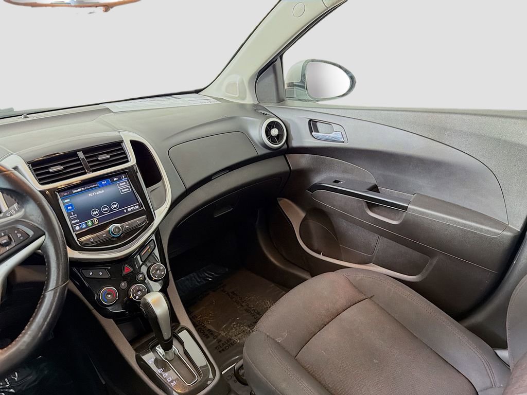 Used 2020 Chevrolet Sonic LT w/ Convenience Package image 24