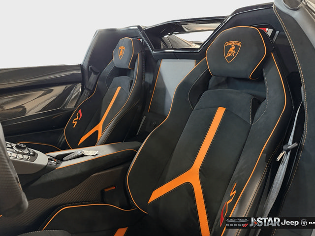 Used 2021 Lamborghini Aventador SVJ AWD/4WD image 12
