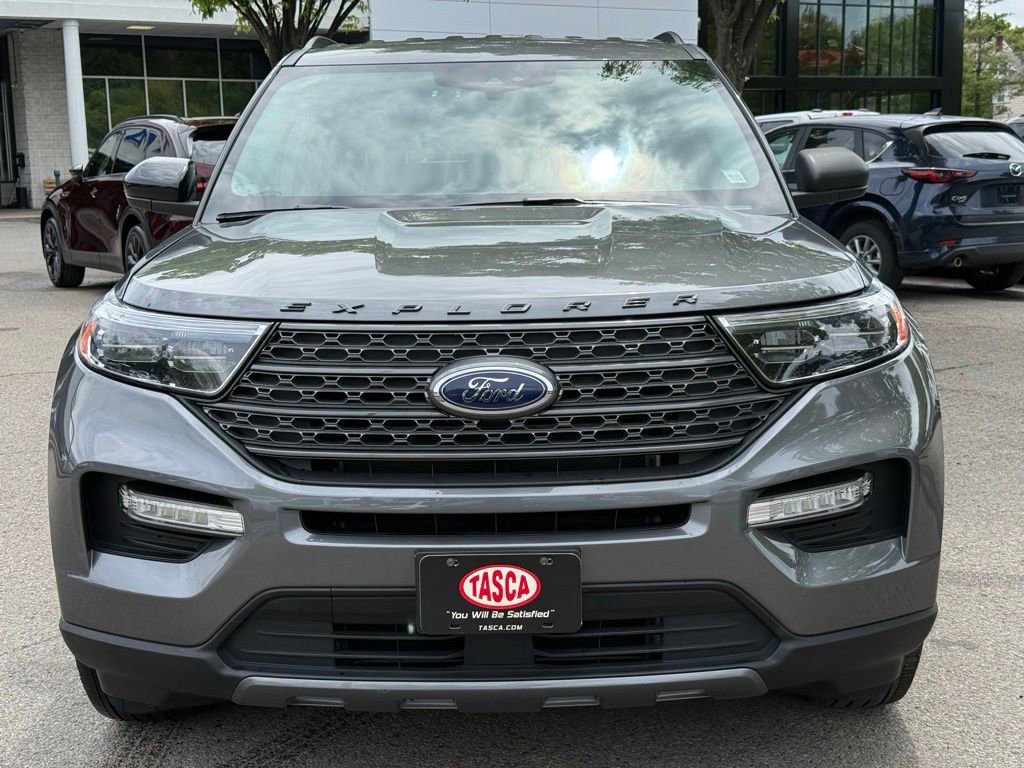 Used 2022 Ford Explorer XLT w/ Equipment Group 202A AWD/4WD image 3
