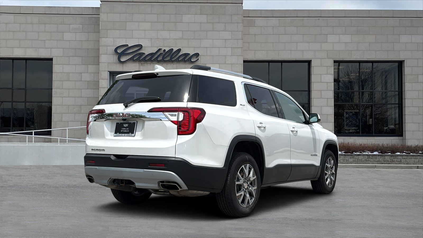 Used 2021 GMC Acadia SLT w/ Premium Package FWD image 3