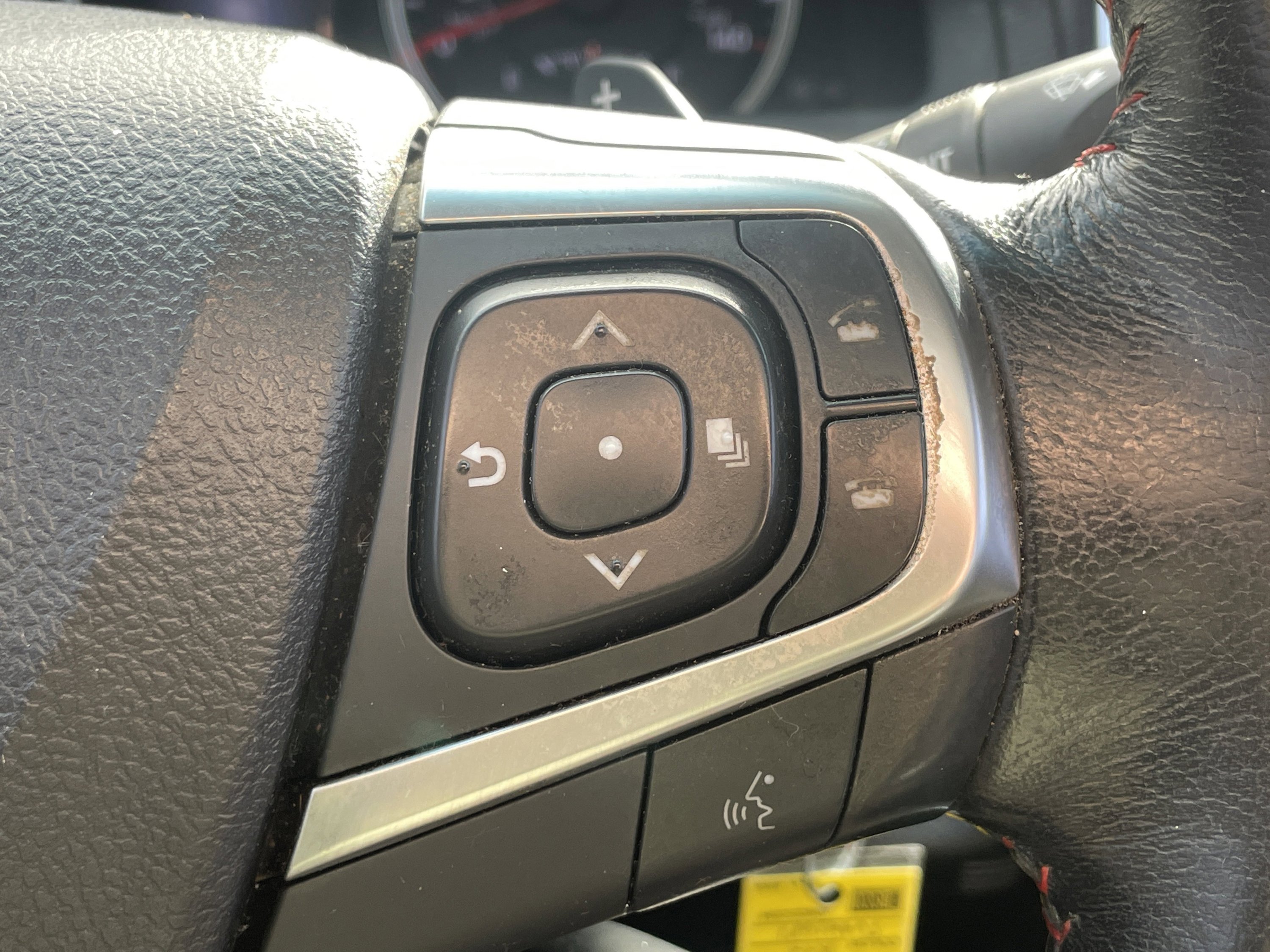 Used 2015 Toyota Camry XSE image 19