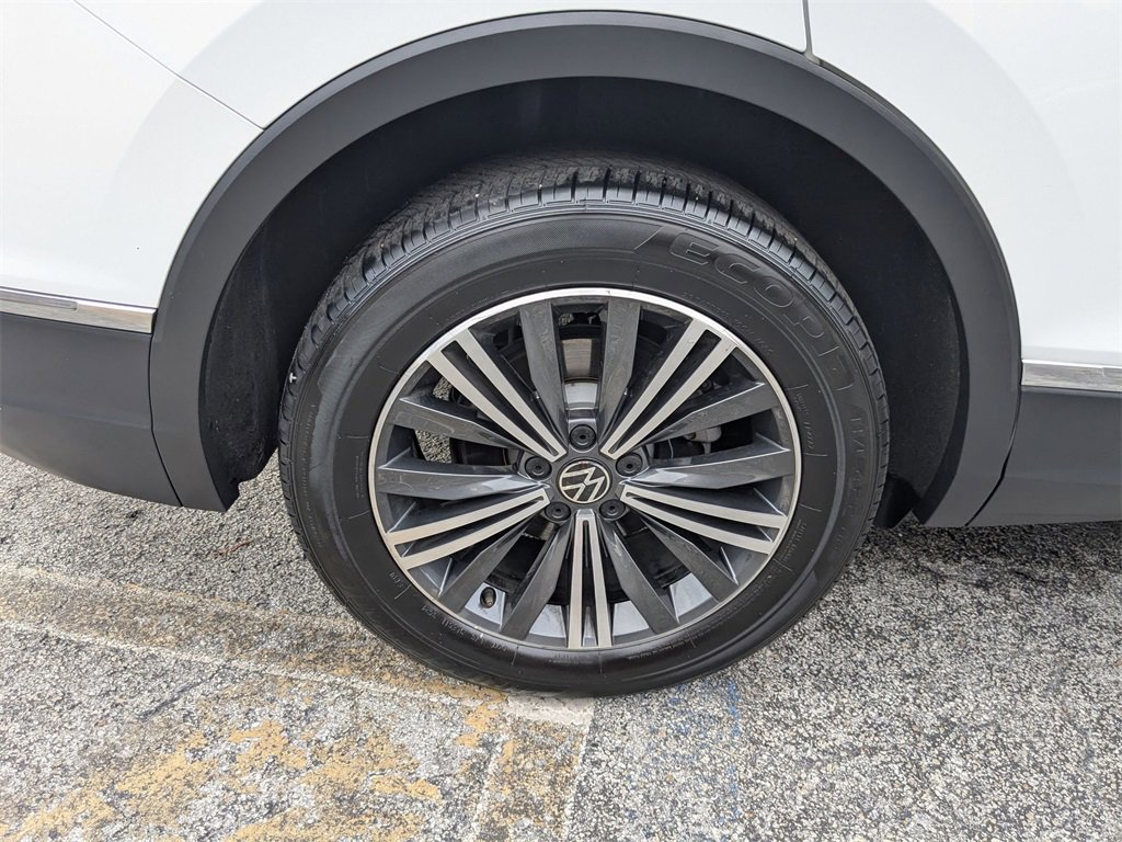 Used 2024 Volkswagen Tiguan Wolfsburg Edition image 33