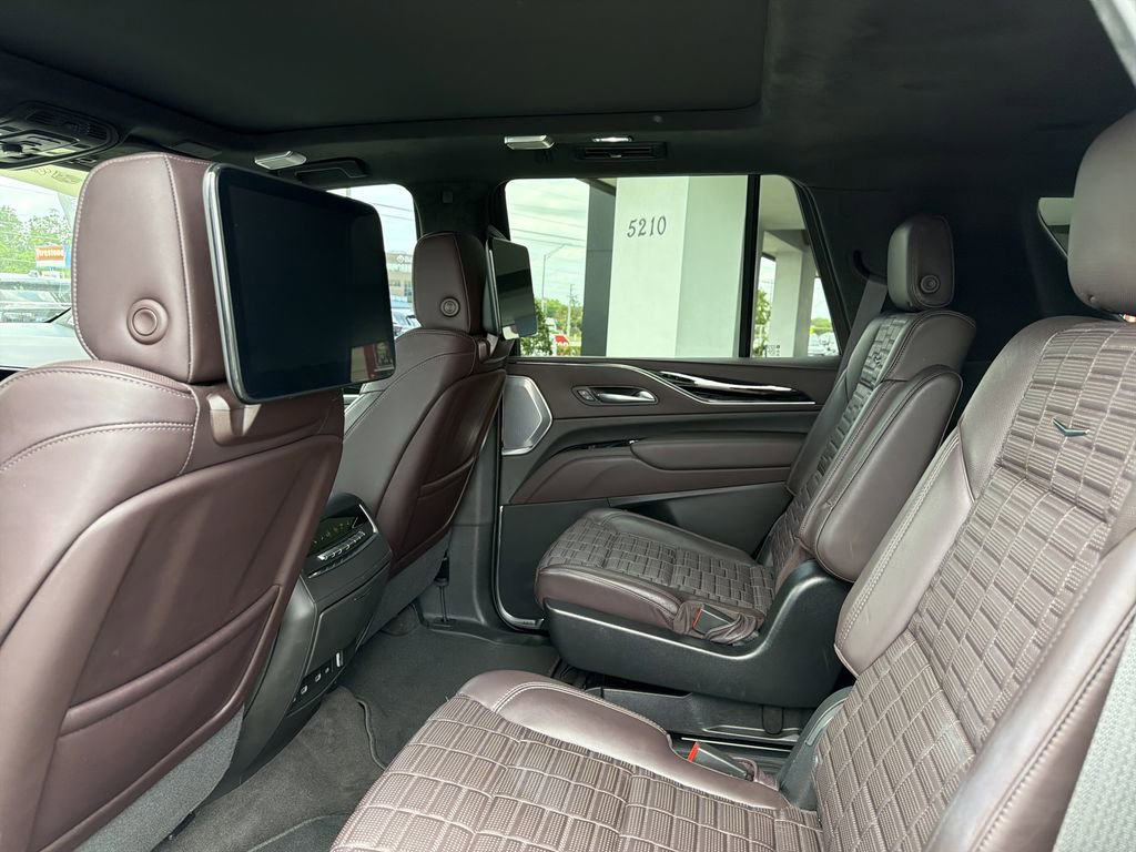 Certified 2024 Cadillac Escalade Sport Platinum w/ LPO, ONYX Package AWD/4WD image 17