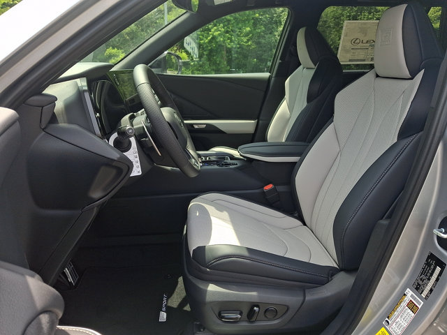 New 2026 Lexus TX 500h AWD image 9
