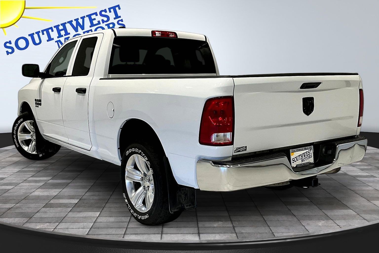 Used 2020 RAM 1500 ST w/ SXT Plus Group AWD/4WD image 4