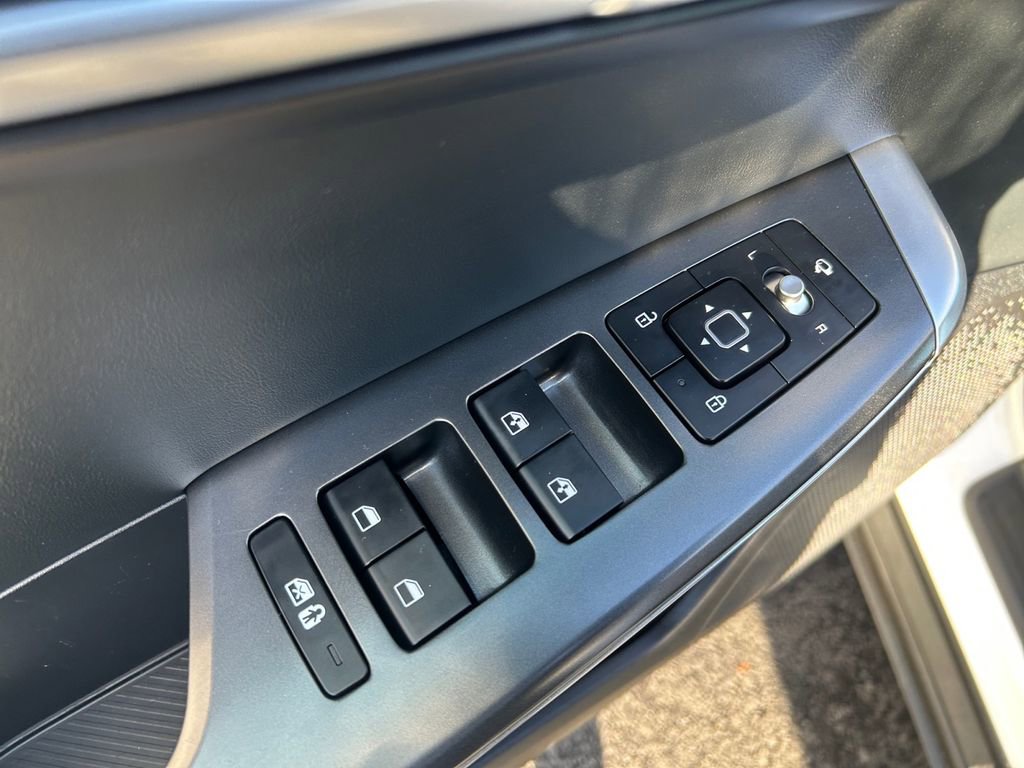 Used 2024 Kia EV6 Light AWD/4WD image 23