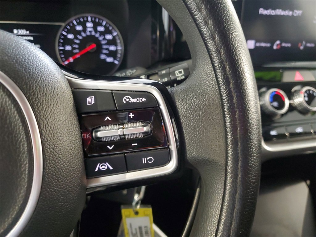 Used 2022 Kia Sorento LX image 21