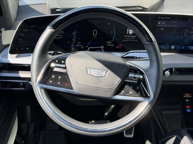 Used 2026 Cadillac Vistiq Platinum w/ LPO, Floor Liner Package AWD/4WD image 14