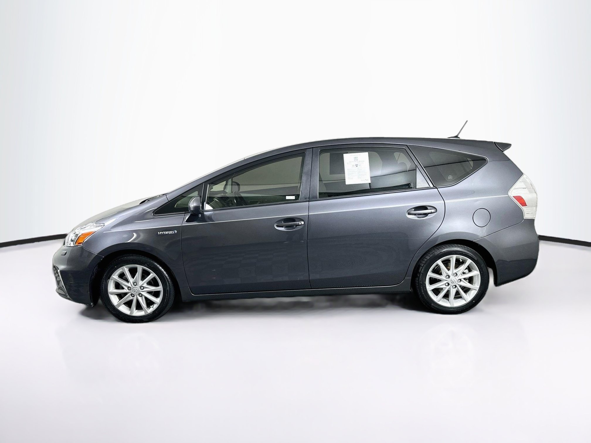 Used 2013 Toyota Prius V Five FWD image 4