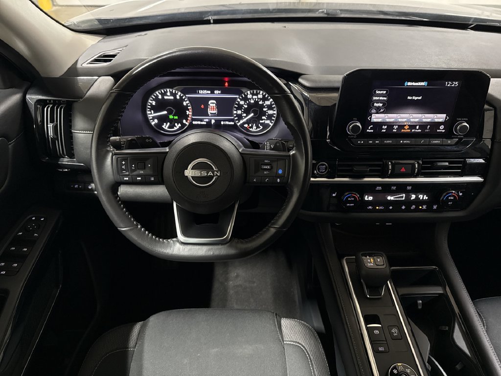 Used 2024 Nissan Pathfinder SV AWD/4WD image 11