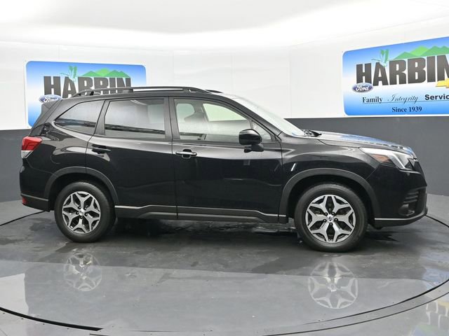 Used 2023 Subaru Forester Premium image 7