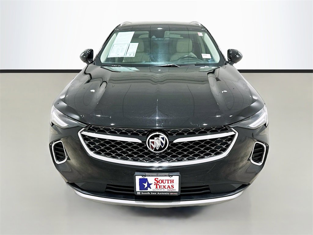 Used 2022 Buick Envision Avenir w/ Technology Package II image 2