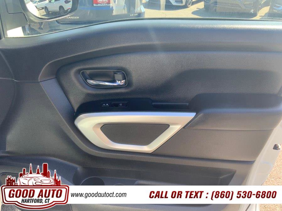 Used 2018 Nissan Titan SV AWD/4WD image 15