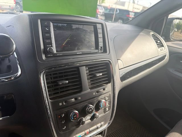 Used 2017 Dodge Grand Caravan SE FWD image 29