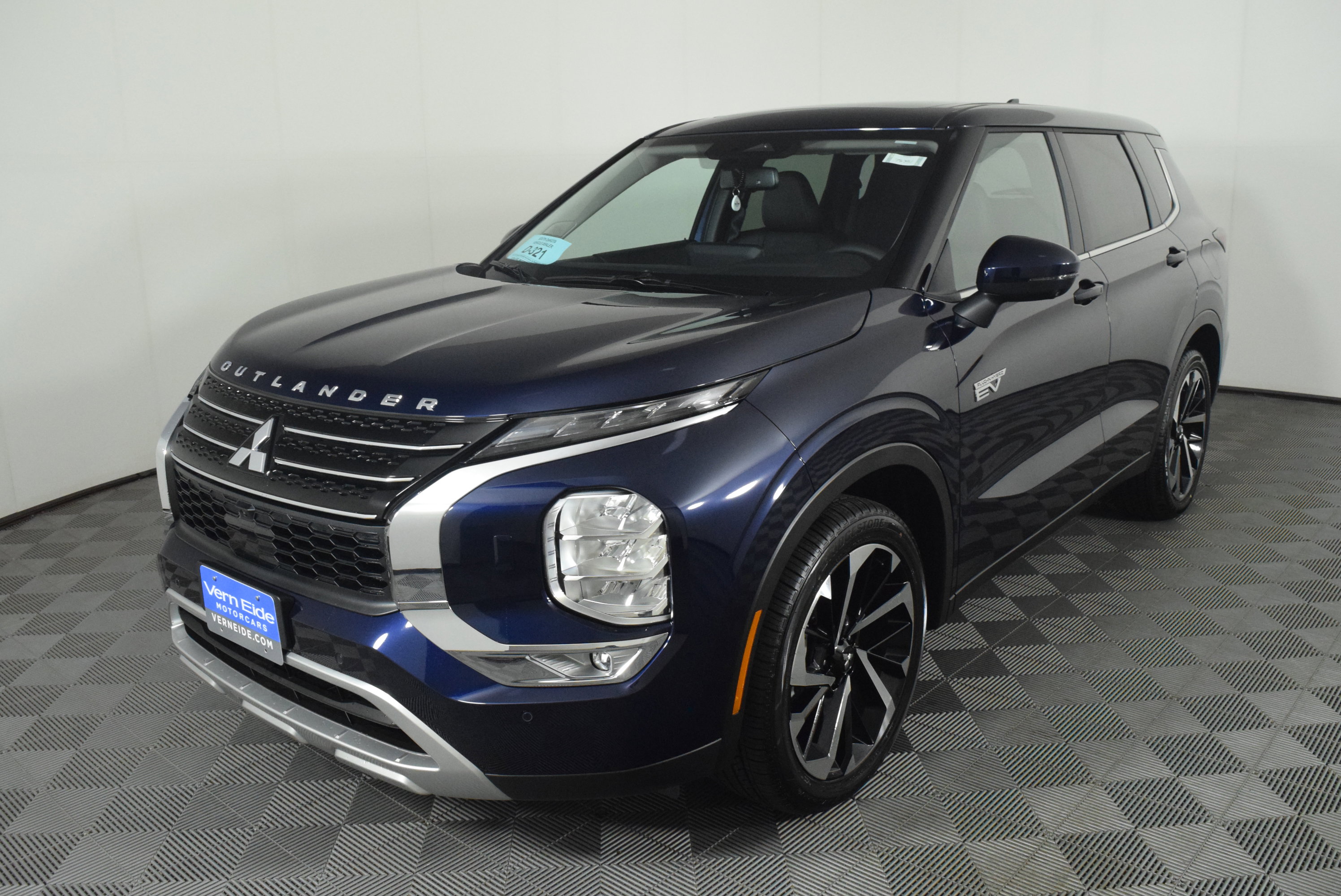 Used 2025 Mitsubishi Outlander SE image 10