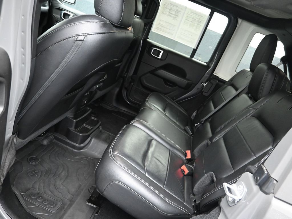 Used 2020 Jeep Wrangler Unlimited Sahara image 14