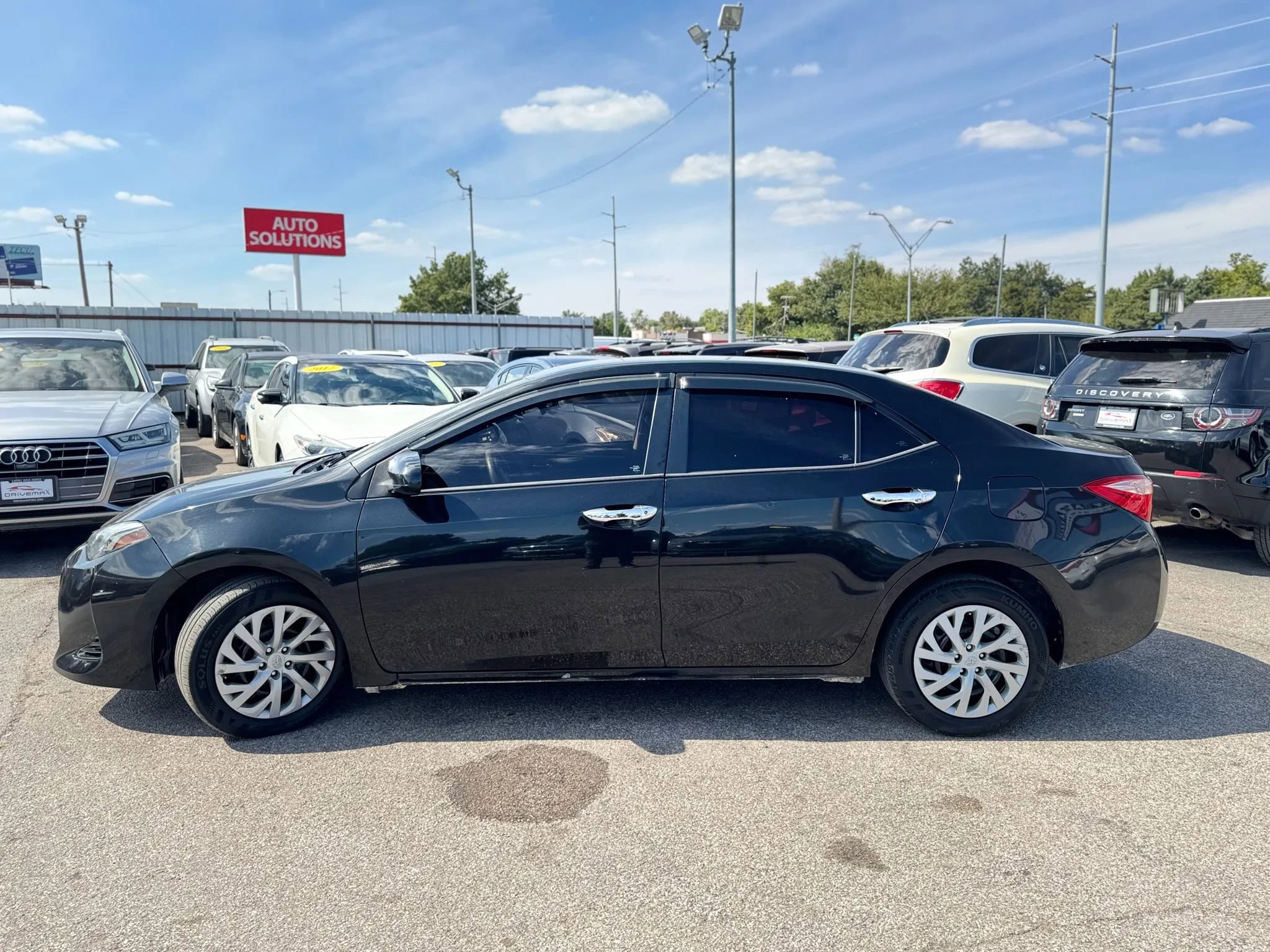 Used 2017 Toyota Corolla LE image 6
