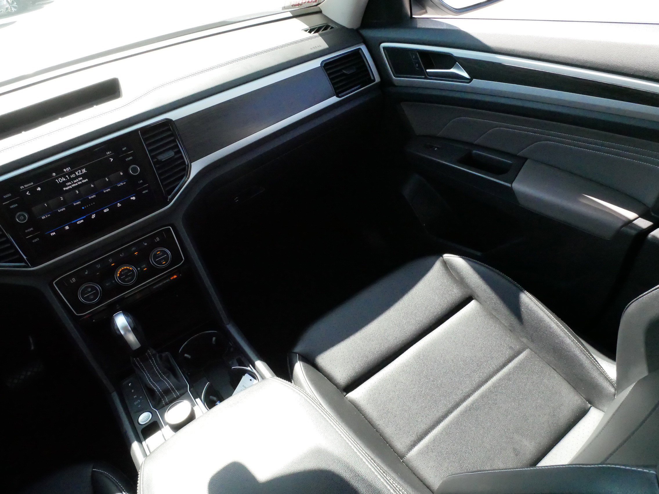 Certified 2023 Volkswagen Atlas SE w/ Panoramic Sunroof Package AWD/4WD image 11