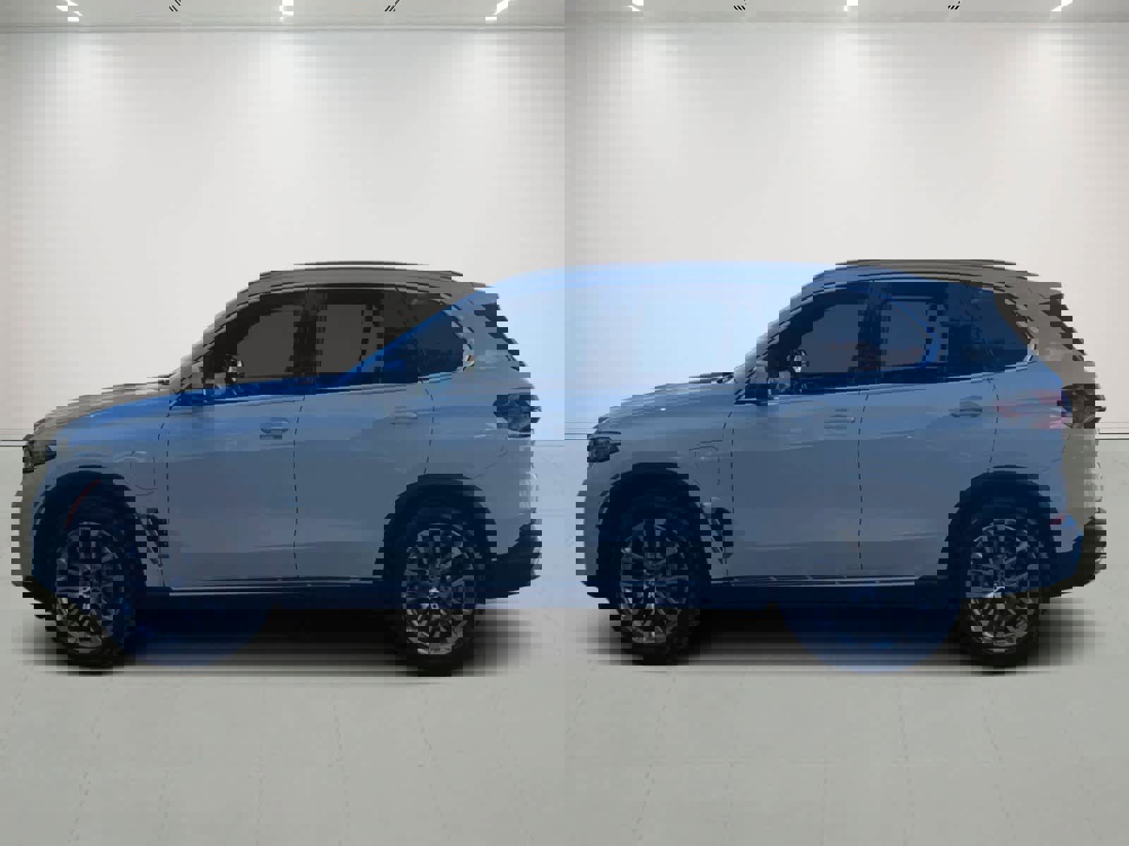 Used 2025 BMW X5 xDrive50e image 8