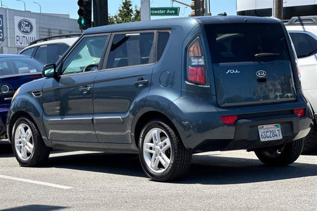 Used 2011 Kia Soul + w/ Audio Pkg FWD image 5