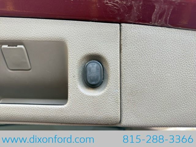 Used 2015 Chevrolet Suburban LT w/ Luxury Package image 28