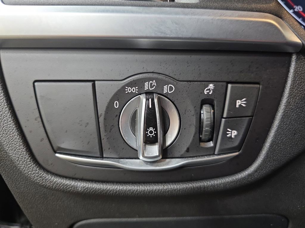 Used 2025 BMW X4 xDrive30i AWD/4WD image 27