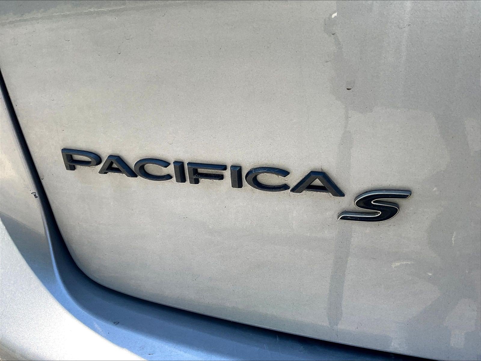 Used 2019 Chrysler Pacifica Touring Plus w/ Advanced Safetytec Group FWD image 24