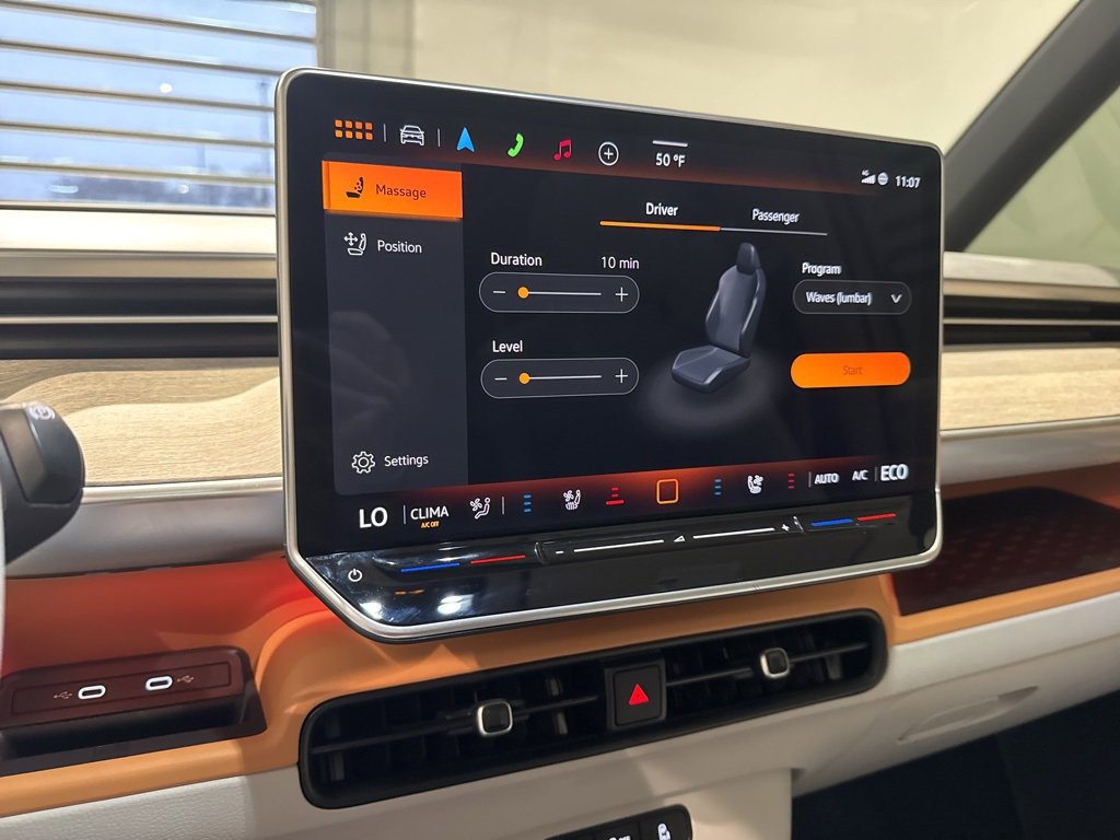 Used 2025 Volkswagen ID. Buzz 1st Edition image 17