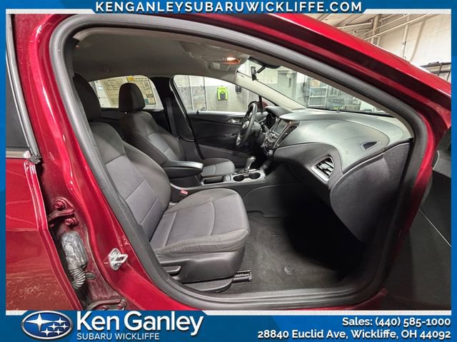 Used 2017 Chevrolet Cruze LT w/ Convenience Package image 28