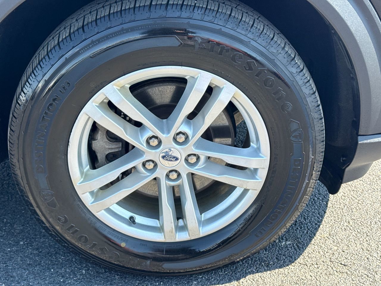 Used 2023 Ford Explorer XLT AWD/4WD image 9