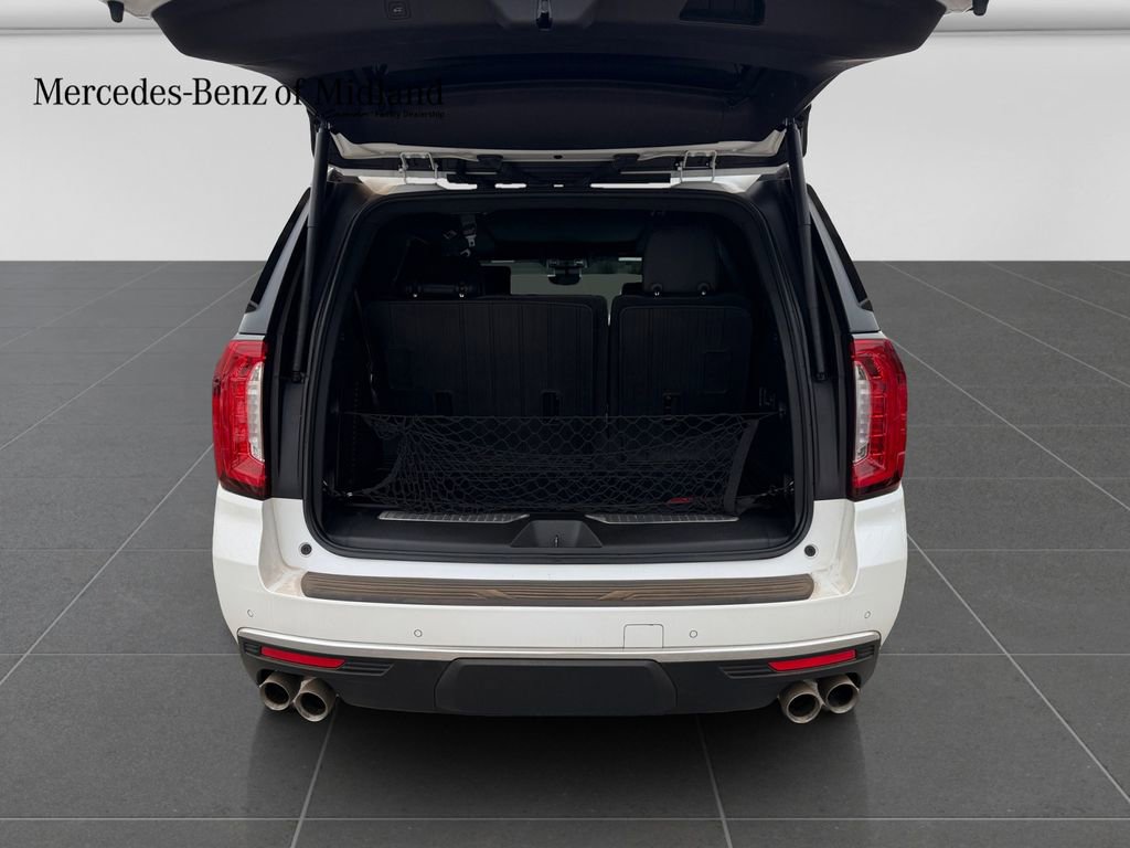 Used 2023 GMC Yukon Denali w/ Advanced Technology Package image 11