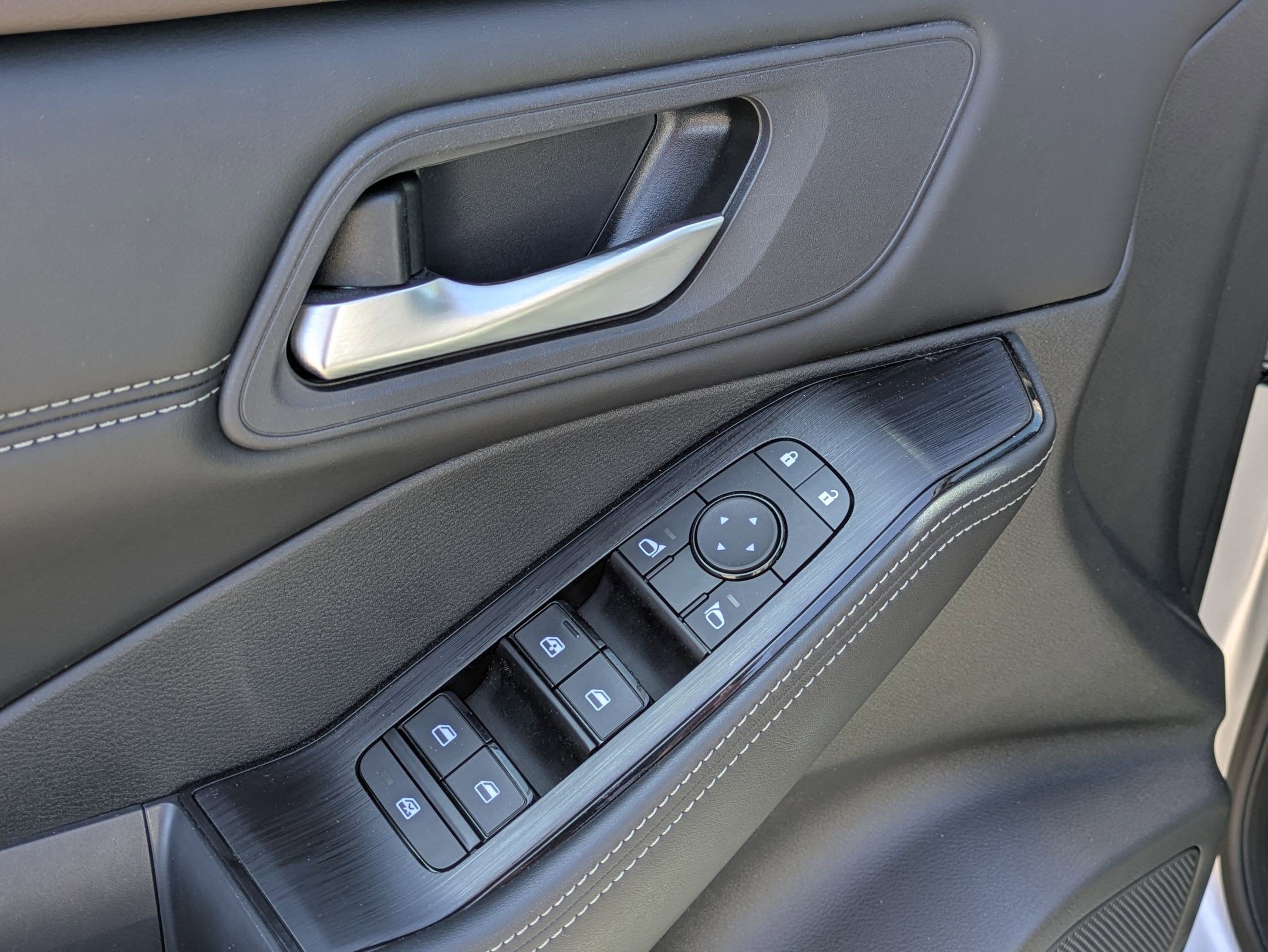 Certified 2023 Nissan Rogue SV w/ SV Premium Package image 12