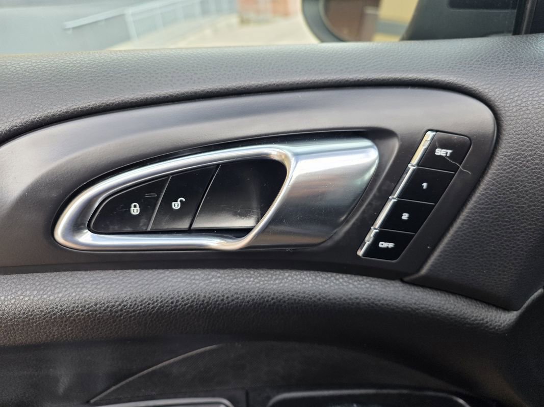 Used 2012 Porsche Cayenne S image 20