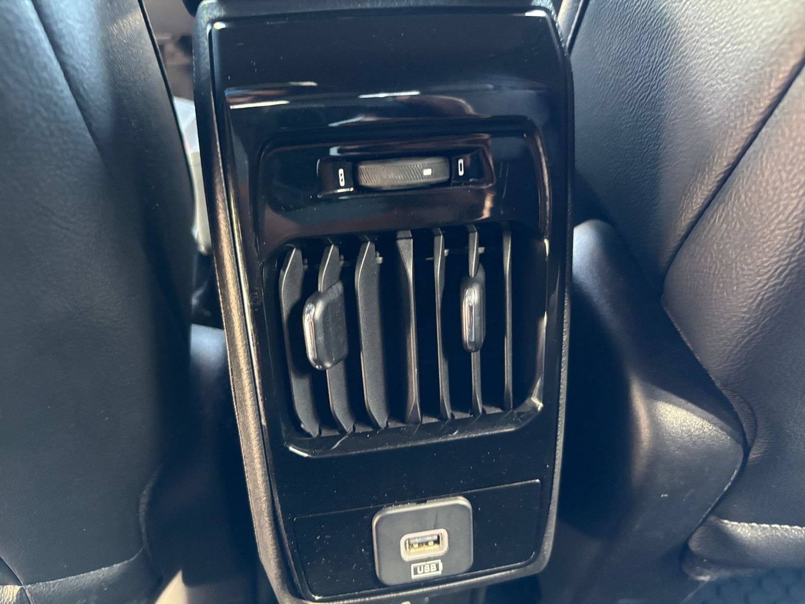 Used 2025 Jeep Compass Trailhawk AWD/4WD image 19