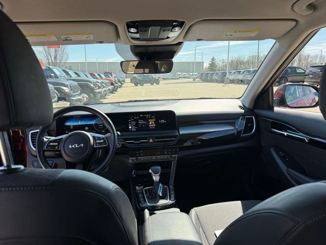Used 2024 Kia Seltos S AWD/4WD image 29
