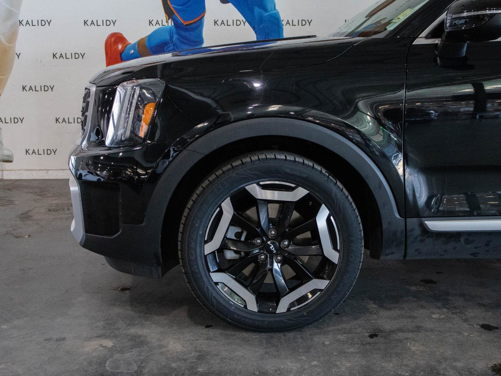 Used 2025 Kia Telluride S image 17