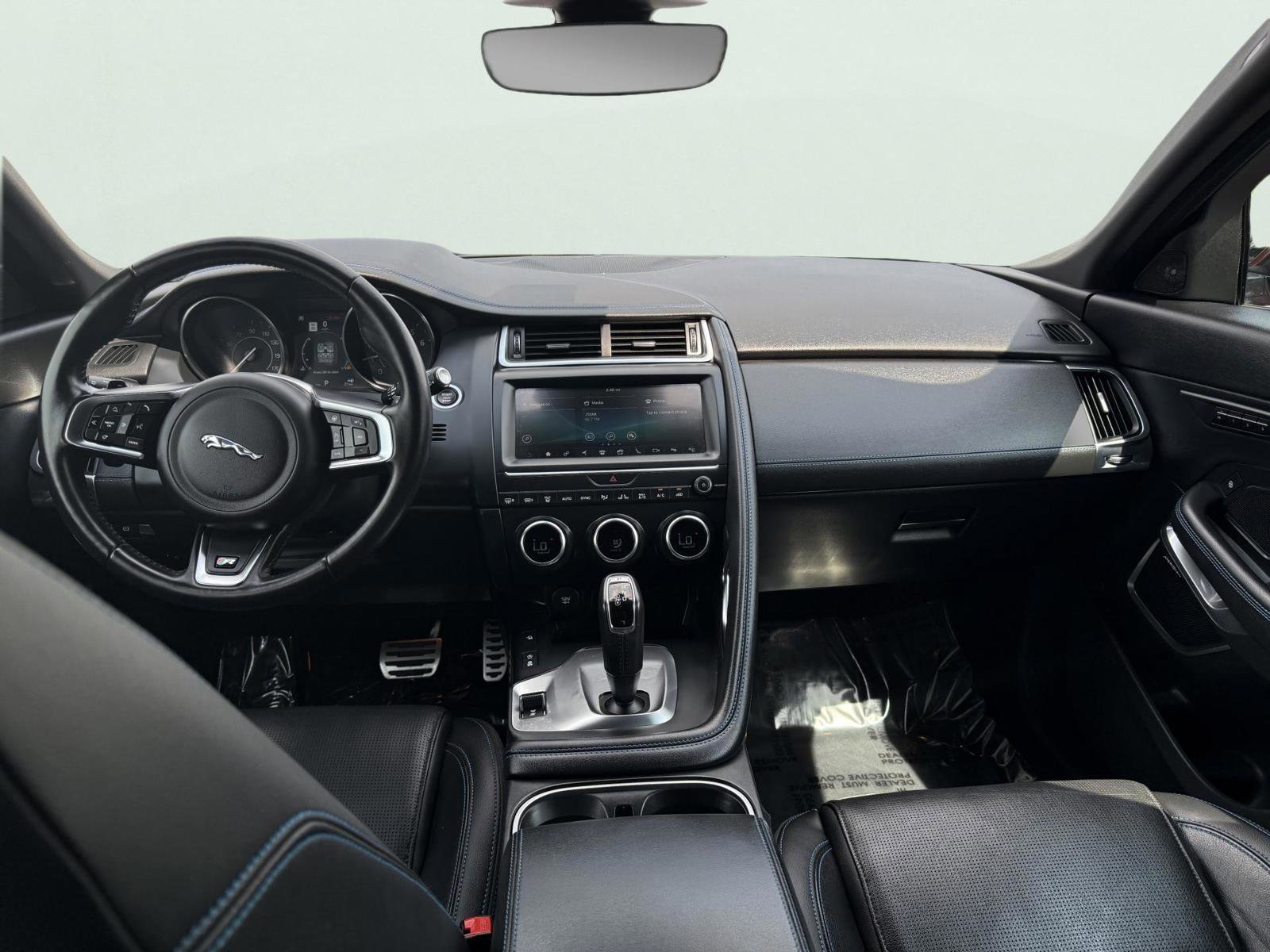 Used 2019 Jaguar E-PACE R-Dynamic SE image 21