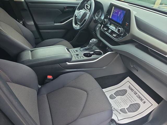 Certified 2024 Toyota Highlander LE AWD/4WD image 19
