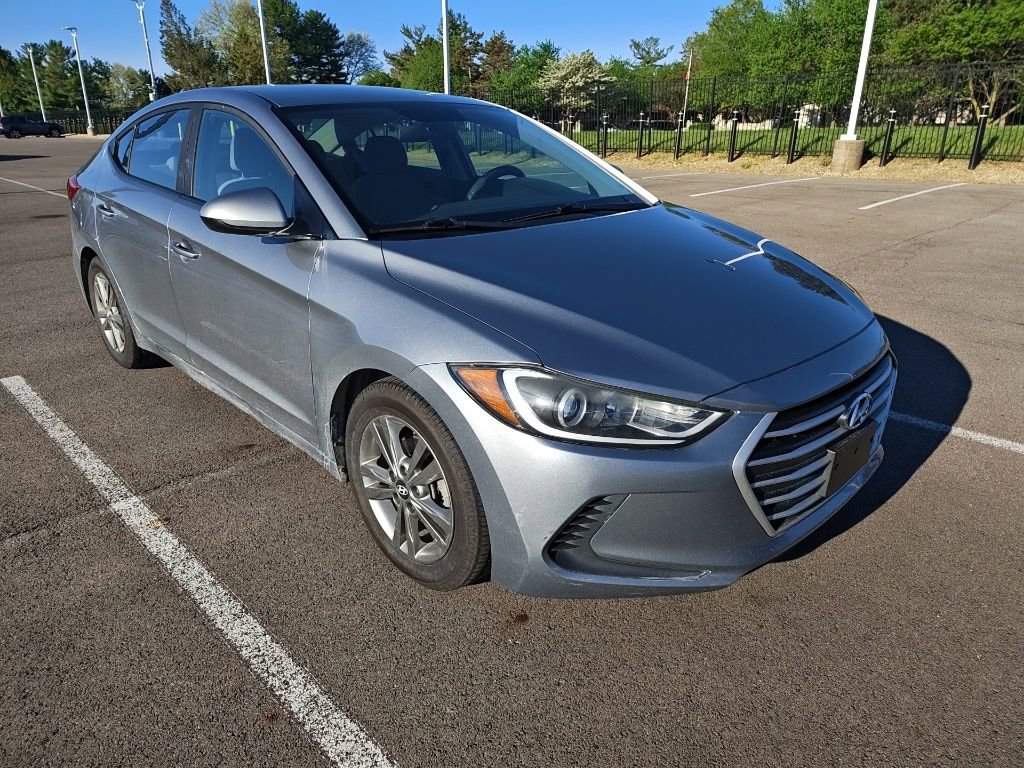 Used 2017 Hyundai Elantra SE image 3
