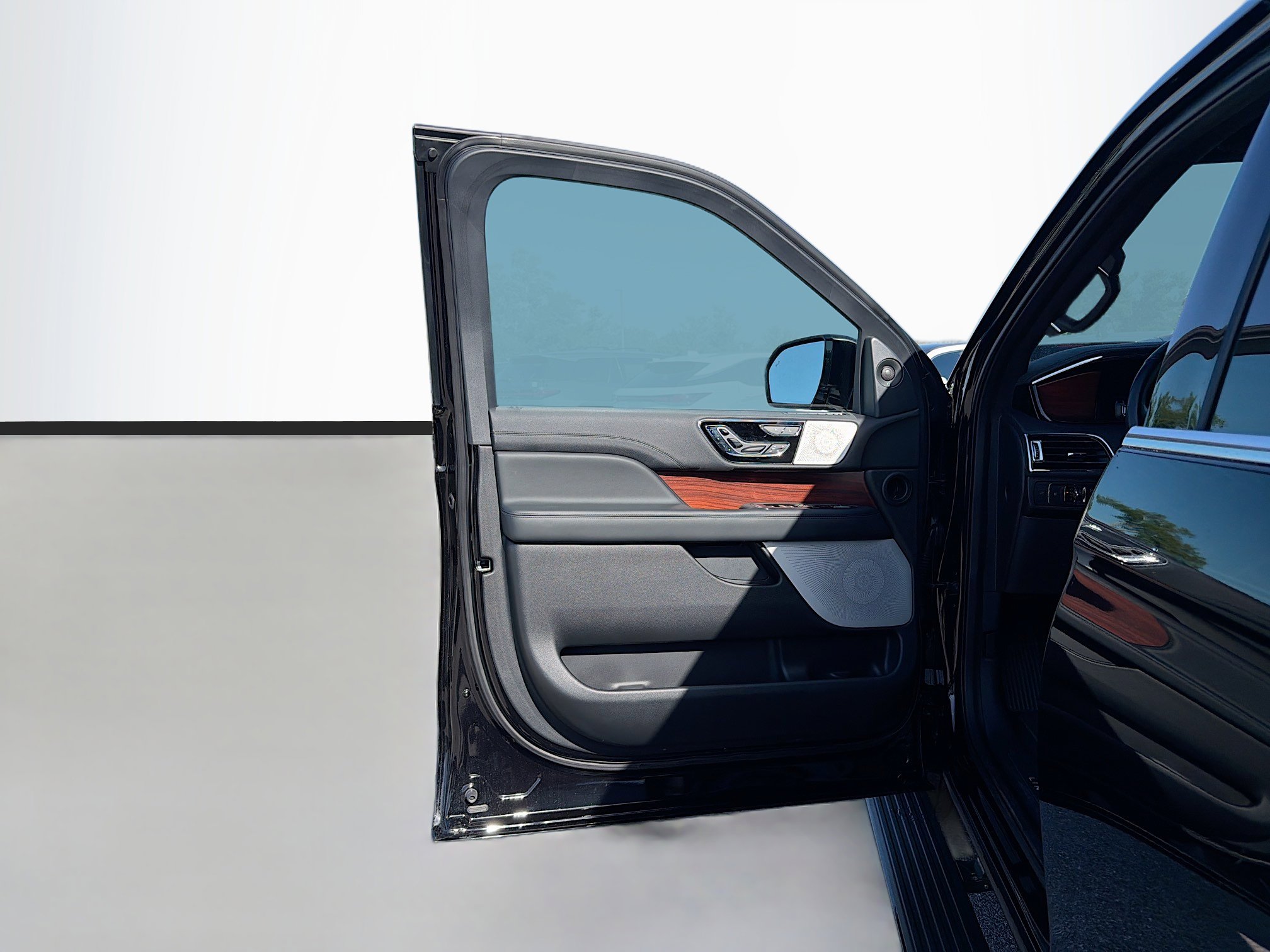 Used 2022 Lincoln Navigator Reserve image 24