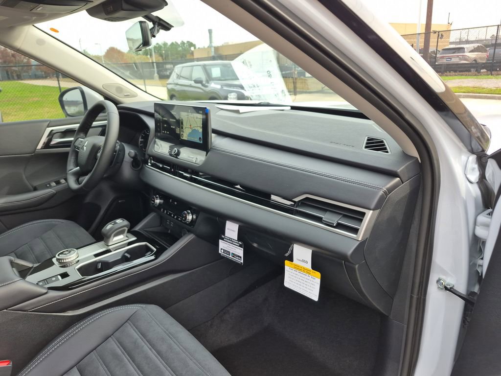 New 2026 Mitsubishi Outlander SE image 45