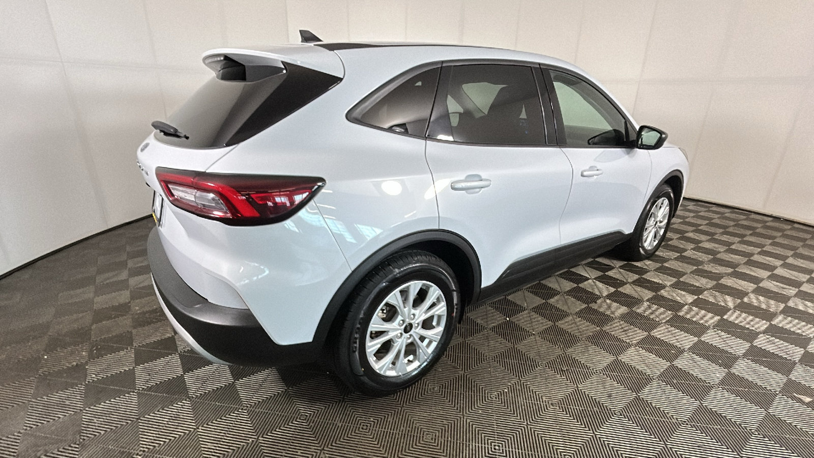 Used 2025 Ford Escape Active FWD image 3