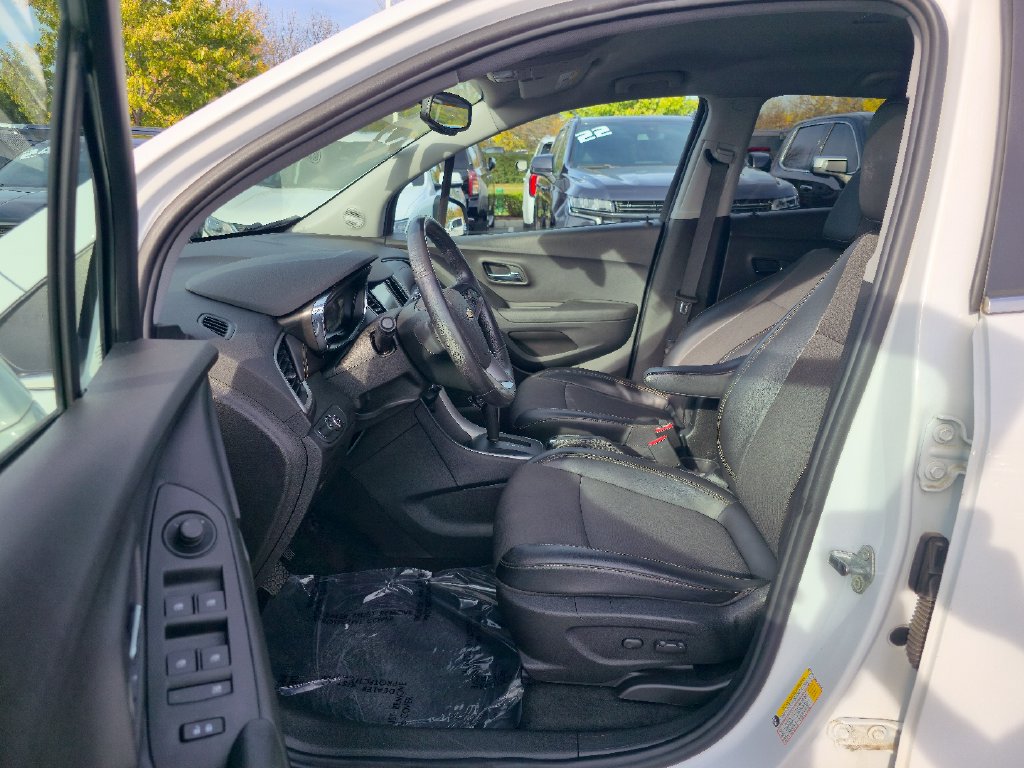Certified 2019 Chevrolet Trax LT w/ LT Convenience Package FWD image 19